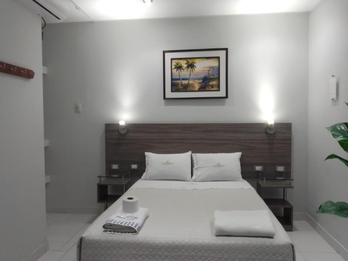Millennium Hotel Corporative San Vicente de Cañete Buitenkant foto