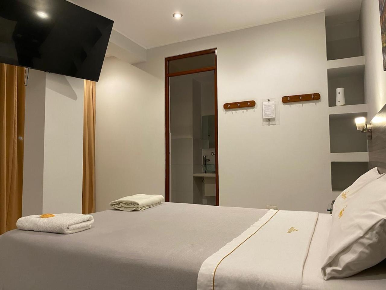 Millennium Hotel Corporative San Vicente de Cañete Buitenkant foto